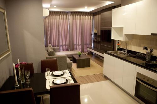 J Residence Thonglor 8, Бангкок