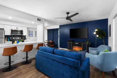 Stylish 2BR Oasis with Private Patio - Sleeps 8 in Austin, USA