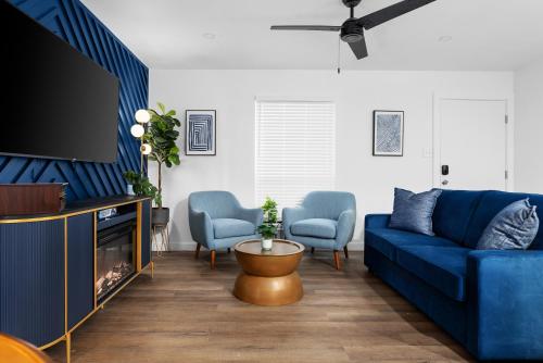 Stylish 2BR Oasis with Private Patio - Sleeps 8 in Austin, USA