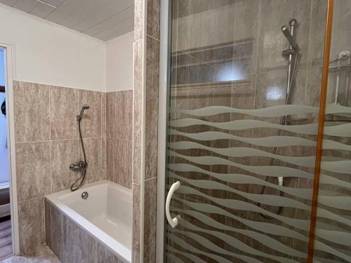 Apartment image 8