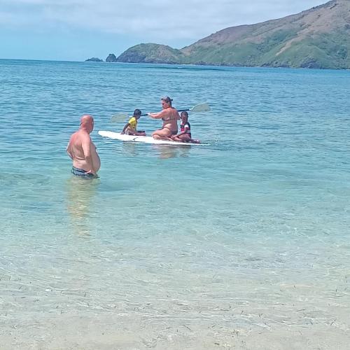 Maika Beachside homestay in เกาะวายา