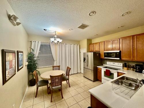 Three-Bedroom Apartment image 6