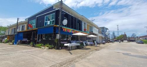 A szálláshely kívülről, Burmese Corner in Khao Lak