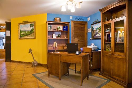 المرافق, Hotel Rural El Almadiero in Burgui