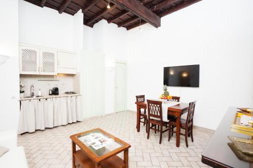 Tritone 91 Apartments, Рим (фото 6)