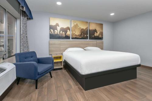 Days Inn by Wyndham South Fort Worth in Forest Hill