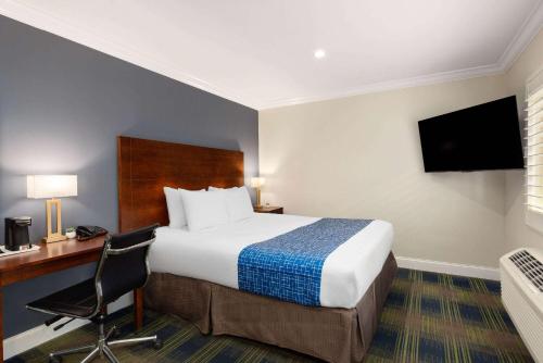 King Room - Non-Smoking room in Travelodge by Wyndham by Fisherman's Wharf