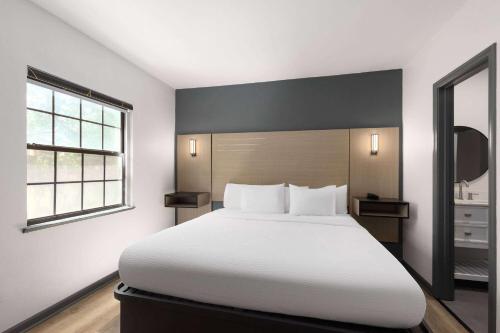 Ramada by Wyndham Studio Suites Dothan, Dothan (foto 10)