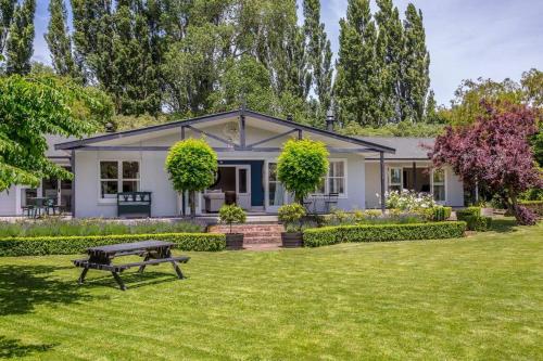 Exterior view, The Cattlestop in Martinborough