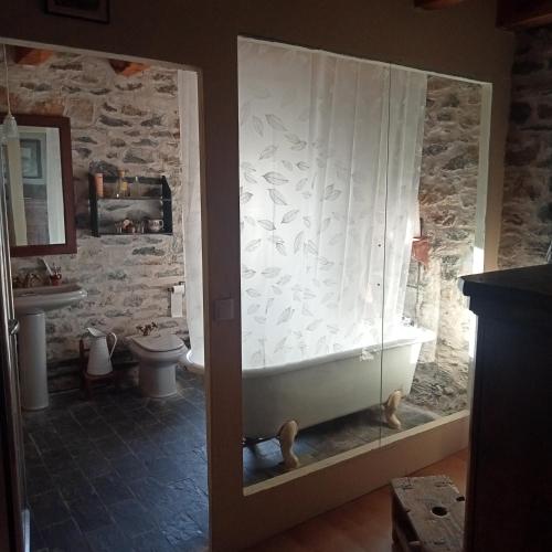 Fürdőszoba, Suite en cuadra pajar, casa Rural in Bubal