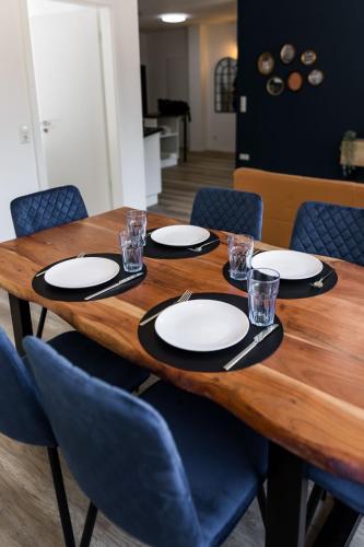 3 BR Altstadtwohnung mit Parkplatz, tolle Lage in Schwäbisch Hall, bis 8 Personen 3 BR Altstadtwohnung mit Parkplatz, tolle Lage in Schwäbisch Hall, bis 8 Personen