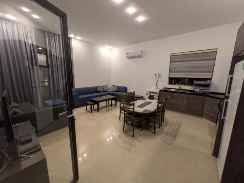 Kitchen, Aeropuerta Mini Villa - Private self check-in Layover near Airport in Al Qastal