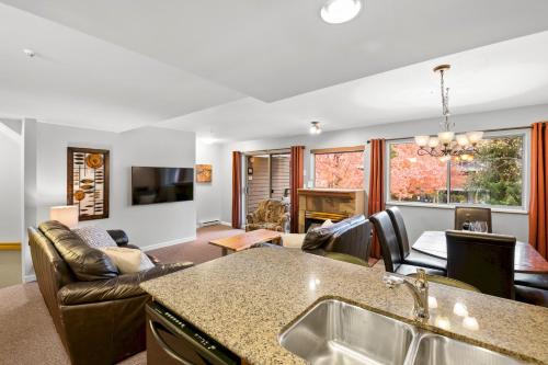 Spacious Floor Plan Family Townhome Village Location Common Hot Tub in Whistler, Canada