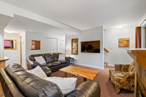 Spacious Floor Plan Family Townhome Village Location Common Hot Tub in Whistler, Canada