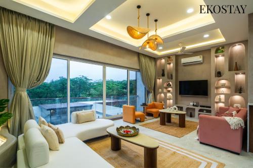 EKOSTAY - Casa Enzo 7BHK -Theatre Room Private Swimming Pool and Indoor Games - Lonavala