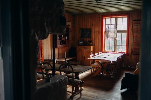 Instalaciones, Skrivergaarden - ei historisk perle in Nordfjordeid