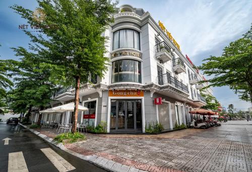 . Nét Việt Hotel Vincom Sóc Trăng