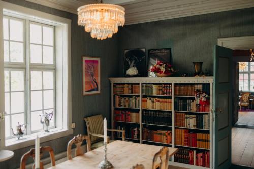 Instalaciones recreativas, Skrivergaarden - ei historisk perle in Nordfjordeid