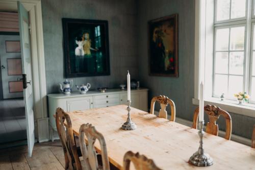 Instalaciones, Skrivergaarden - ei historisk perle in Nordfjordeid