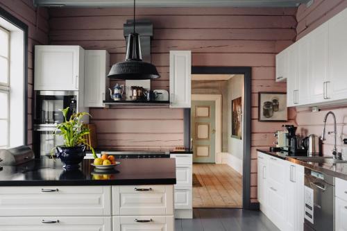 Instalaciones, Skrivergaarden - ei historisk perle in Nordfjordeid