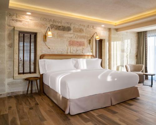 2 bedrooms, 3 beds