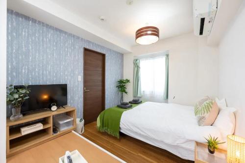 1 double bed, 1 futon bed