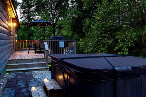 Whispering Pines in Logan, USA