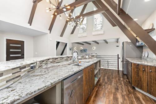 Unique 4BR Into The Woods - Fire Pit home Unique 4BR Into The Woods - Fire Pit home