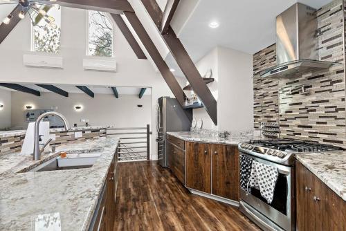 Unique 4BR Into The Woods - Fire Pit home Unique 4BR Into The Woods - Fire Pit home