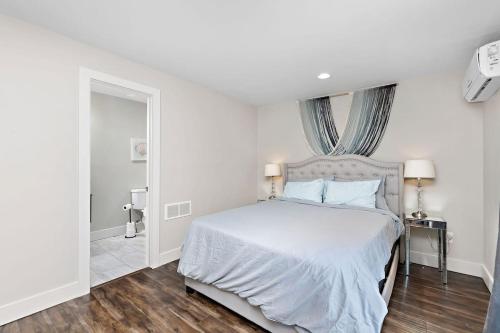 Unique 4BR Into The Woods - Fire Pit home Unique 4BR Into The Woods - Fire Pit home