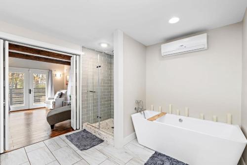 Unique 4BR Into The Woods - Fire Pit home Unique 4BR Into The Woods - Fire Pit home