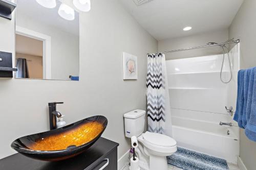 Unique 4BR Into The Woods - Fire Pit home Unique 4BR Into The Woods - Fire Pit home