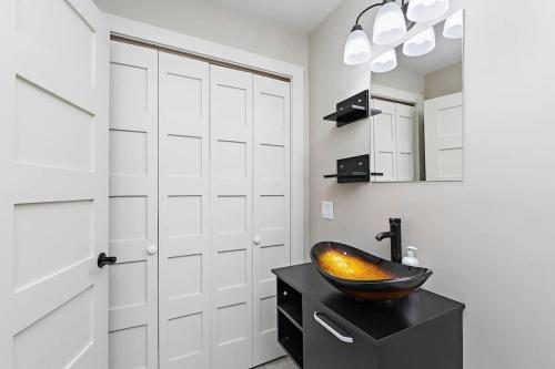 Unique 4BR Into The Woods - Fire Pit home Unique 4BR Into The Woods - Fire Pit home