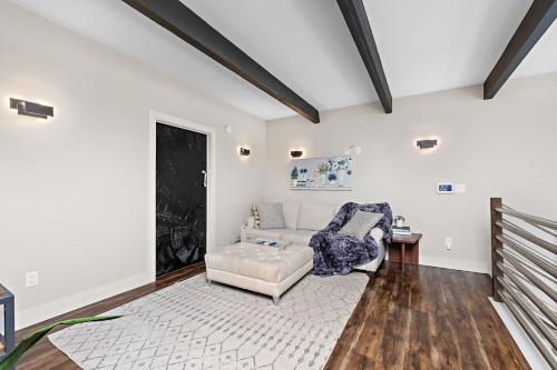 Unique 4BR Into The Woods - Fire Pit home Unique 4BR Into The Woods - Fire Pit home