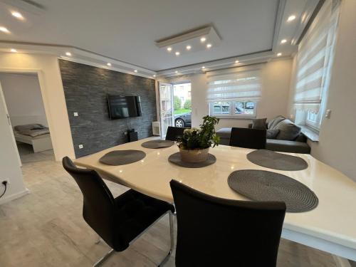 HomesNRW - Gemütlich Modern und Zentral (HomesNRW - Gemutlich Modern und Zentral) in Gummersbach