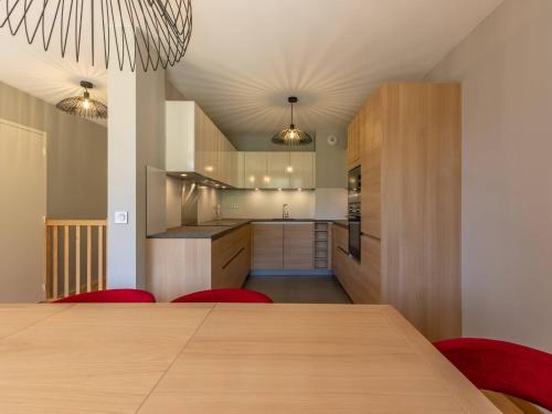 Duplex moderne 3 Chambres - Balcon, Piscine, Spa, Ski aux pieds - FR-1-352-57 - Apartment - Arc 1800