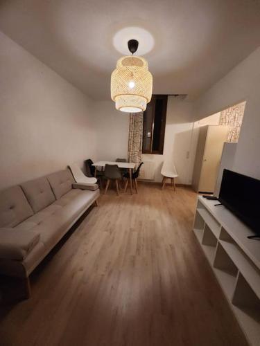 CHEZ LIAN, Belle Maison gîte à louer Beaucaire