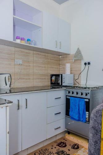 Olivet studio - California plaza in Nanyuki