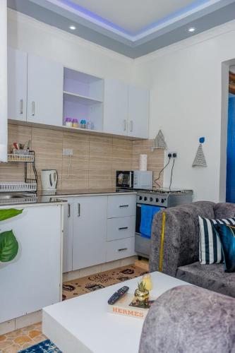 Olivet studio - California plaza in Nanyuki