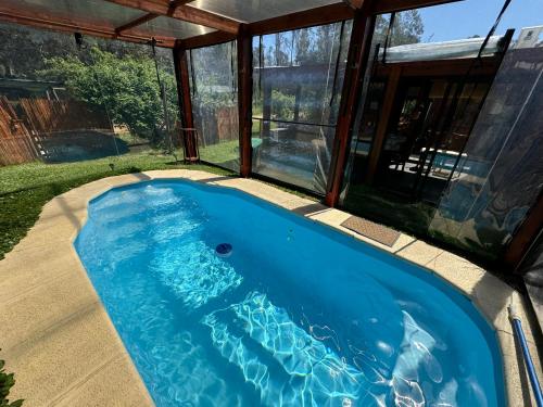 Casa moderna con piscina climatizada a metros del mar y las sierras en Bella Vista-Piriapolis (Casa con piscina climatizada cubierta, un refugio de paz tanto en invierno como en verano, a metros ) in Bella Vista