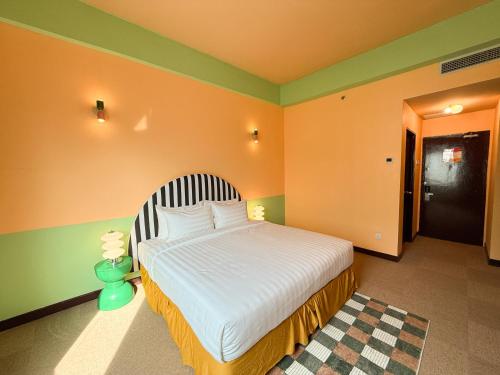 room detail thumbnail 1