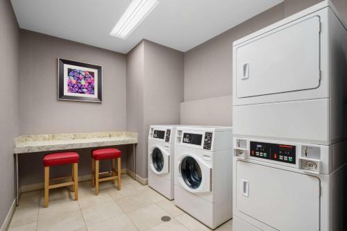 Hampton Inn Times Square Central - image 13
