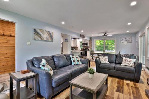 Fun In Fun Out Ski Home - Upper Unit, Renovated 3BR-2BA, Hot Tub, Lift Tickets in Killington, USA