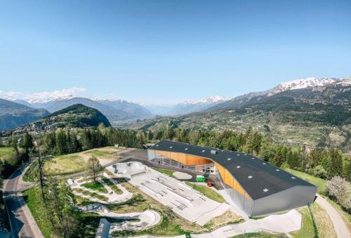 Tuvākā izklaides vieta, Chalet typique proche Crans Montana in Icogne