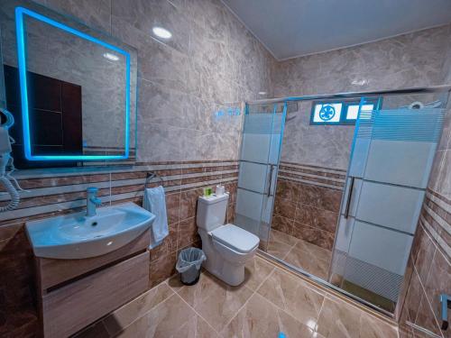 Deluxe Triple Room image 5