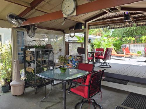Létesítmények, Barefoot Mailman Motel in Lantana (FL)
