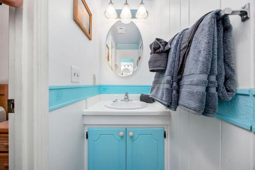 A Place At The Beach II - 1 block from the ocean