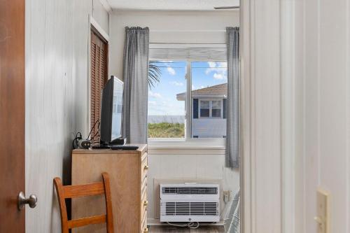 A Place At The Beach II - 1 block from the ocean