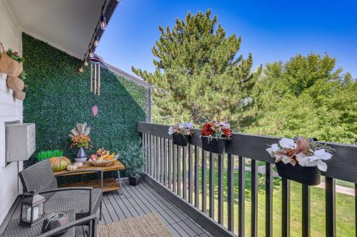 1 Mi to Dtwn: Condo w/ Pool Access in Castle Rock in Castle Rock (CO)