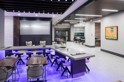 ห้องอาหาร, Courtyard by Marriott Houston Heights/I-10 near พิพิธภัณฑ์รถศิลปะ